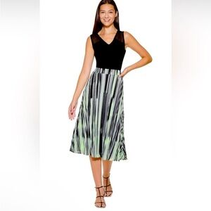 DKNY | Black Green Flowing Pleated Y2K Lined 
 Midi Skirt Size Large